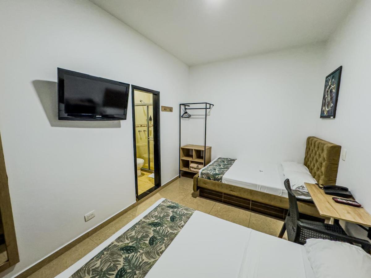 Hotel Central Plaza Medellin Итагуи Экстерьер фото